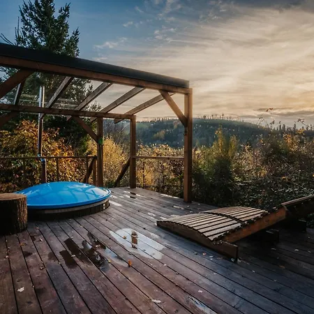 Na Drzewie Ceprowo Chalé