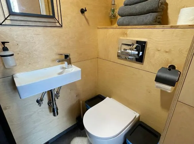 Na Drzewie Ceprowo Chalé